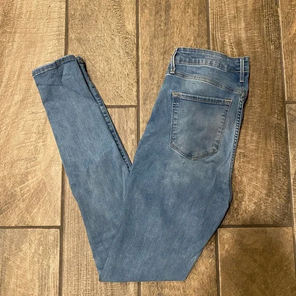 Old Navy RockStar High Rise Tall Jeans - Picture 3 of 5